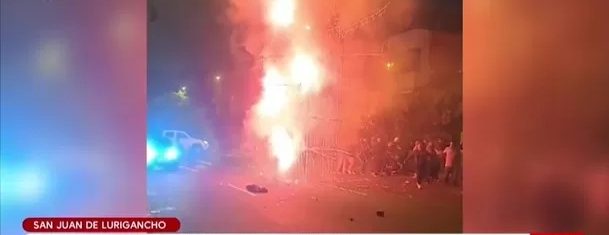 SJL: Conductor escapa tras arrollar a dos personas