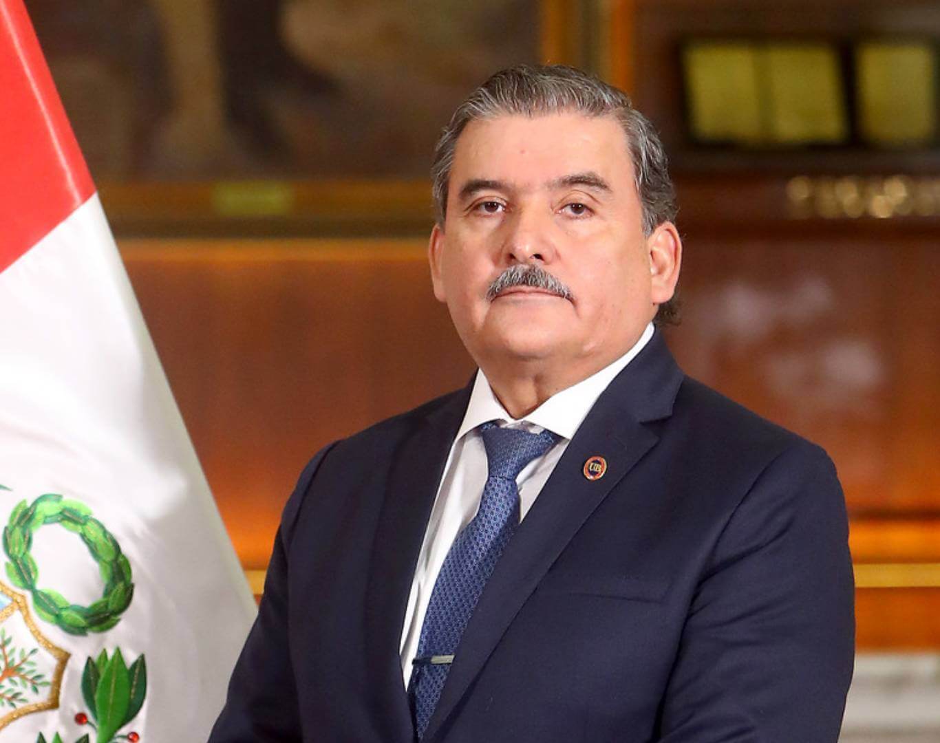 Exministro del Interior cuestiona manejo policial en protestas