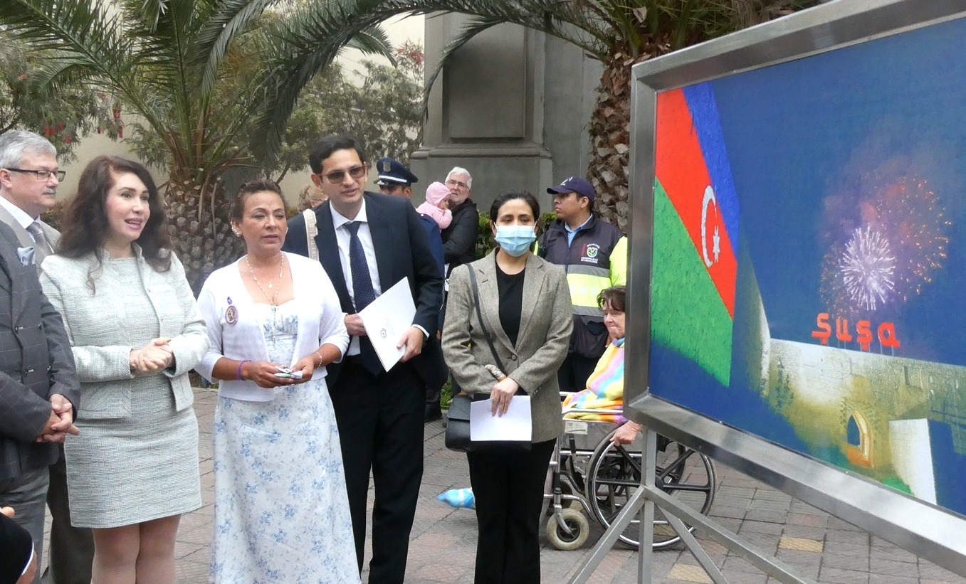 Inauguran exposición de fotos sobre Azerbaiyán