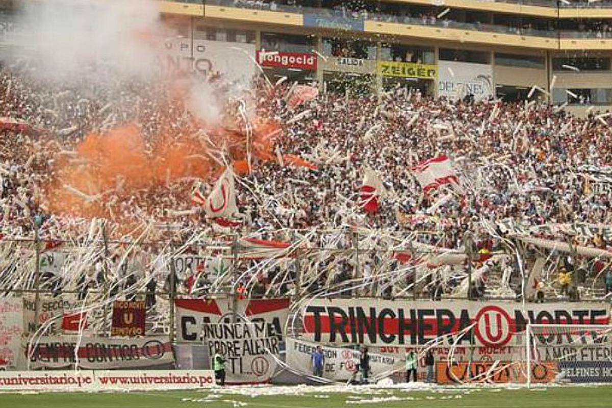 Ahora: Enfrentamiento entre hinchas de Universitario y Sporting Cristal cerca al Estadio Nacional obliga intervención de la PNP