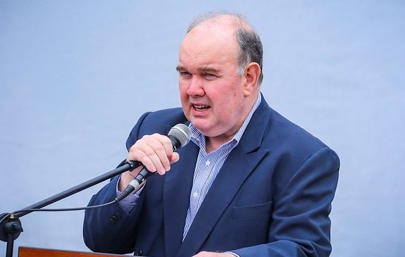 López Aliaga renuncia a la Alcaldía de Lima para postular a la Presidencia