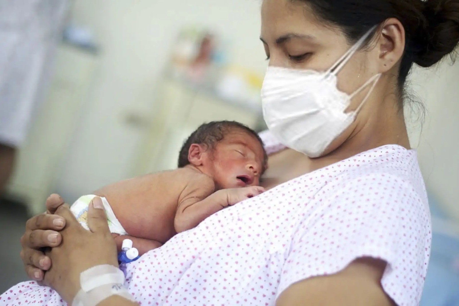 El Servicio del Banco de Leche Humana del Hospital Cayetano Heredia es crucial  para salvar la vida de bebés prematuros y mas vulnerables, asegura nutricionista.
