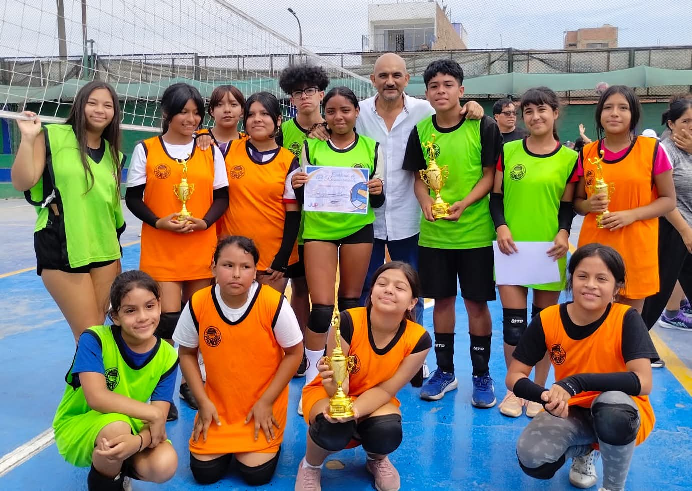 Alan Morales fortalece su campaña en Carmen de la Legua con apoyo a campeonatos deportivos en todos los sectores