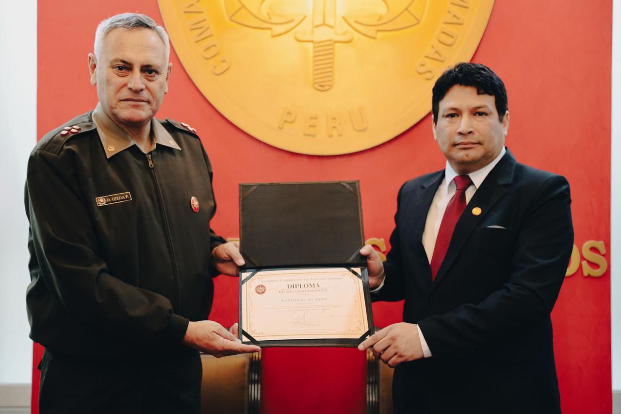 Desde el Comando Conjunto de las Fuerzas Armadas del Perú, reconocen a Nacional Tv Perú y a su CEO Carlos Torres Martínez por su destacada contribución al país