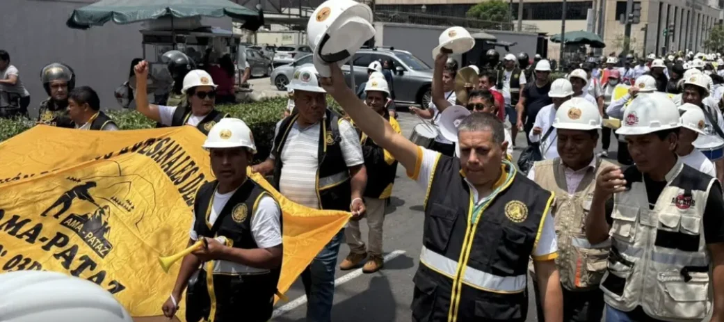 Congreso de la República: Comisión de Energía y Minas aprueba ampliar el Reinfo hasta el 2027