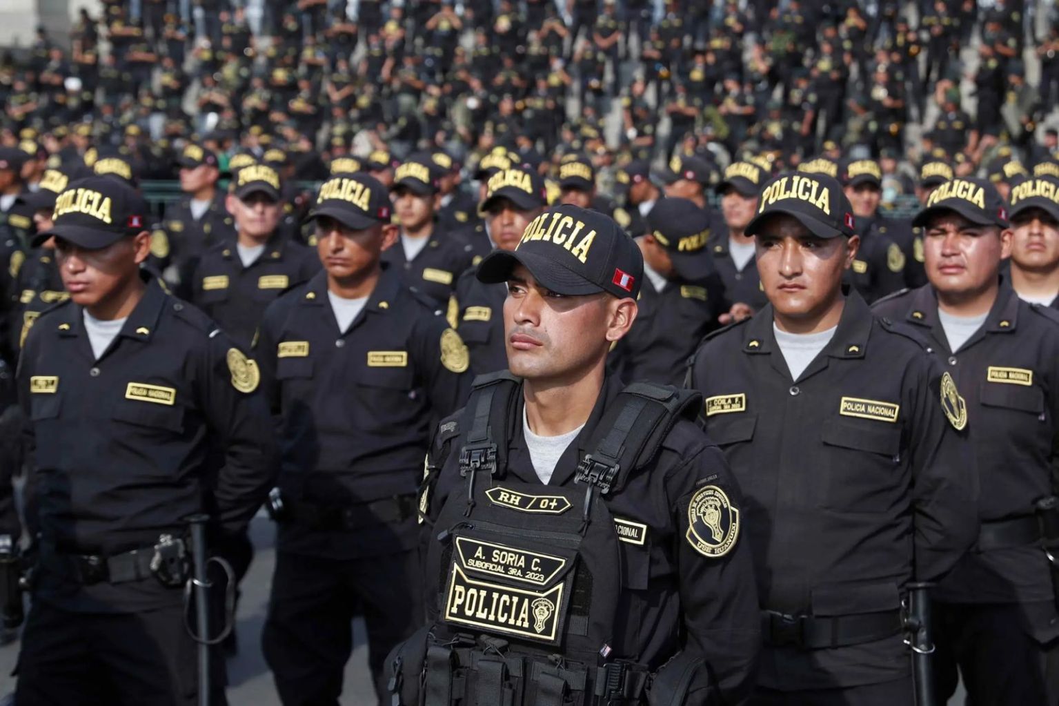 Coordinan pago de diferencial de 33% para militares y policías