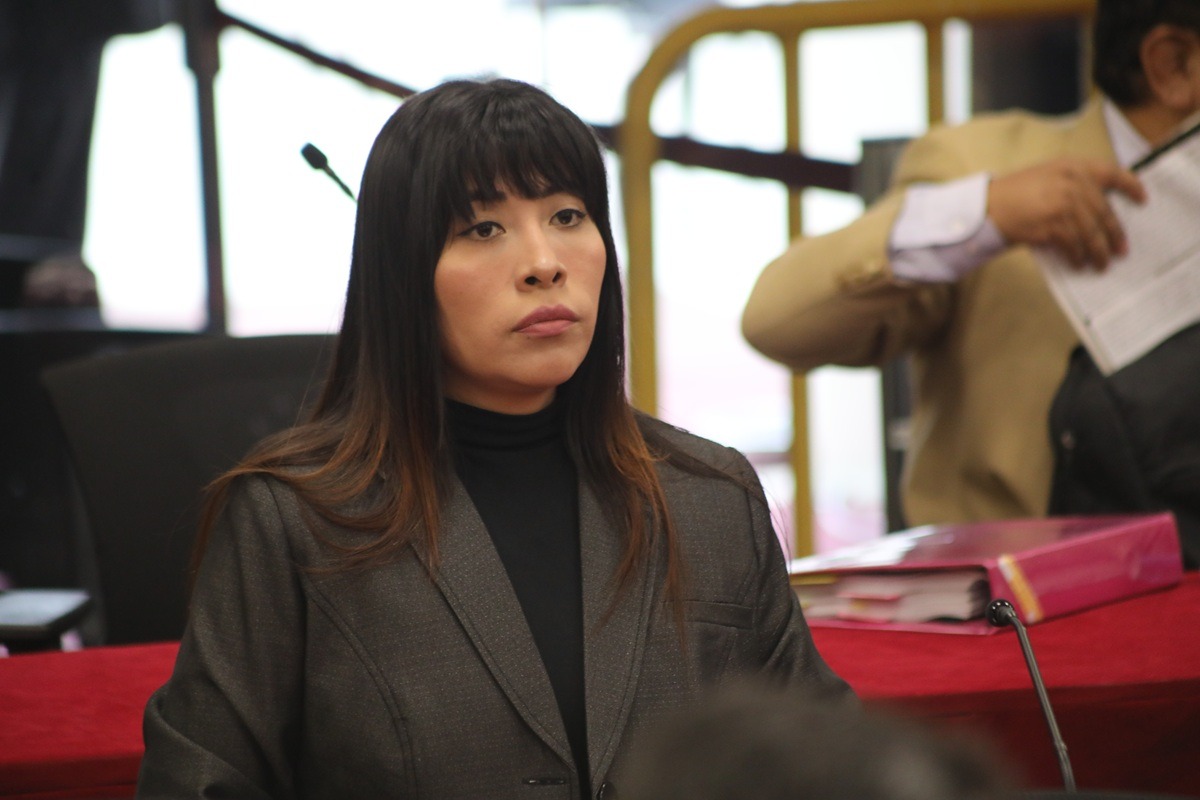 Betssy Chávez se asila en embajada y Perú rompe relaciones con México