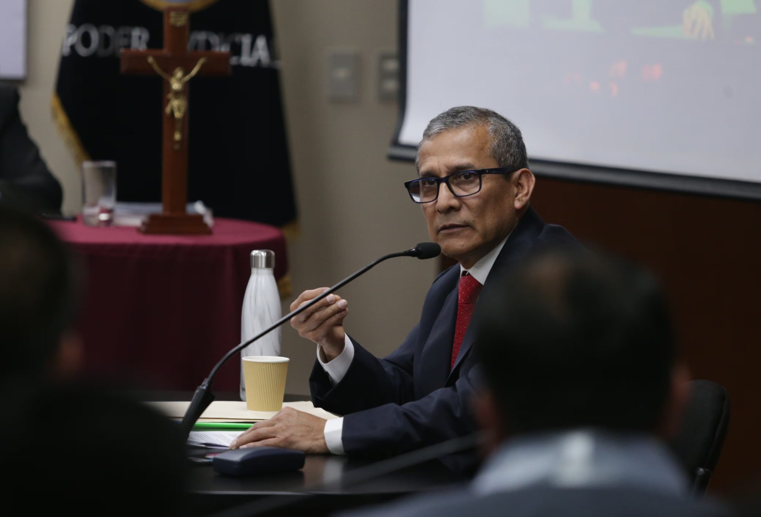 Fiscalía investiga a Humala por crímenes de lesa humanidad
