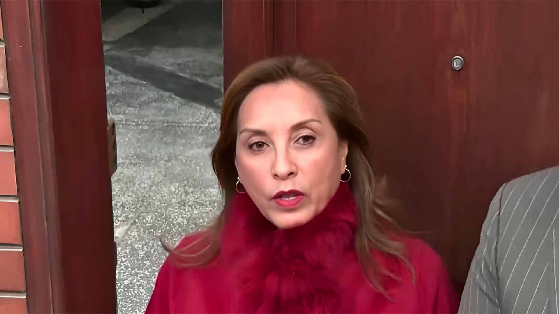 Dina admite que abrió cuenta bancaria a favor de Cerrón