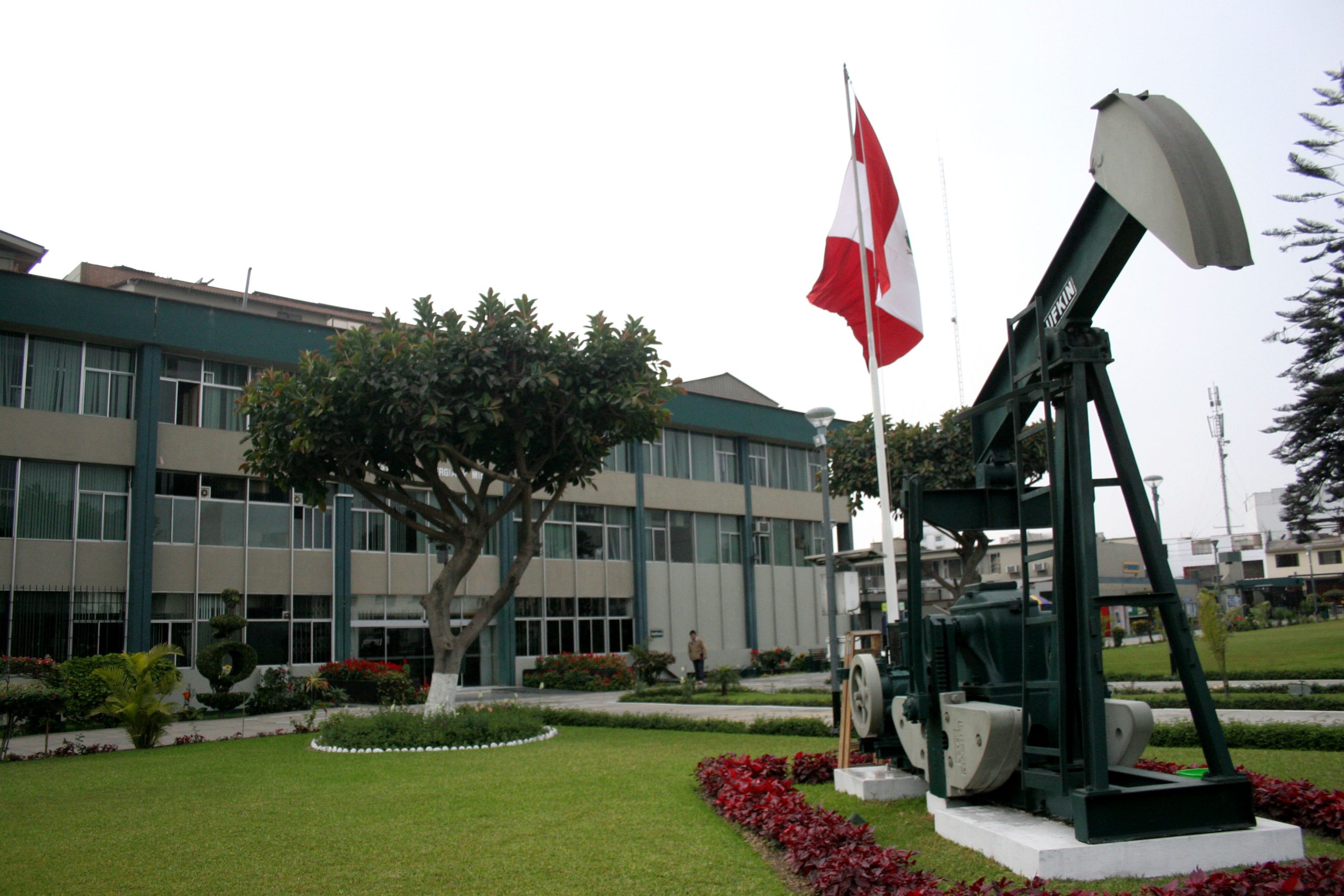 Ricardo Villavicencio es el responsable de retraso en reglamento de Ley 32276