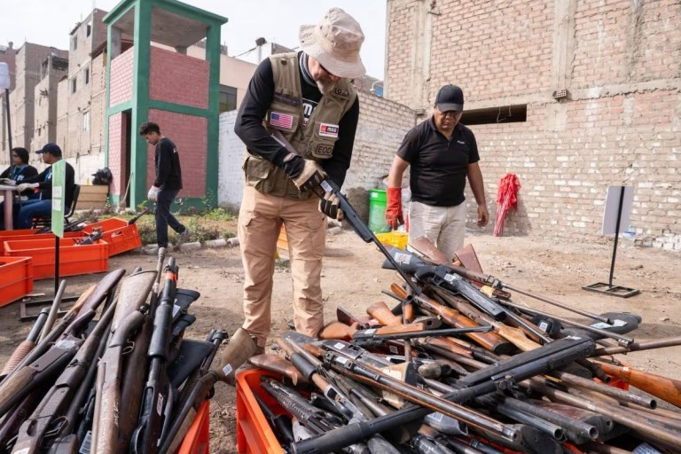 Destruyen ocho mil armas incautadas