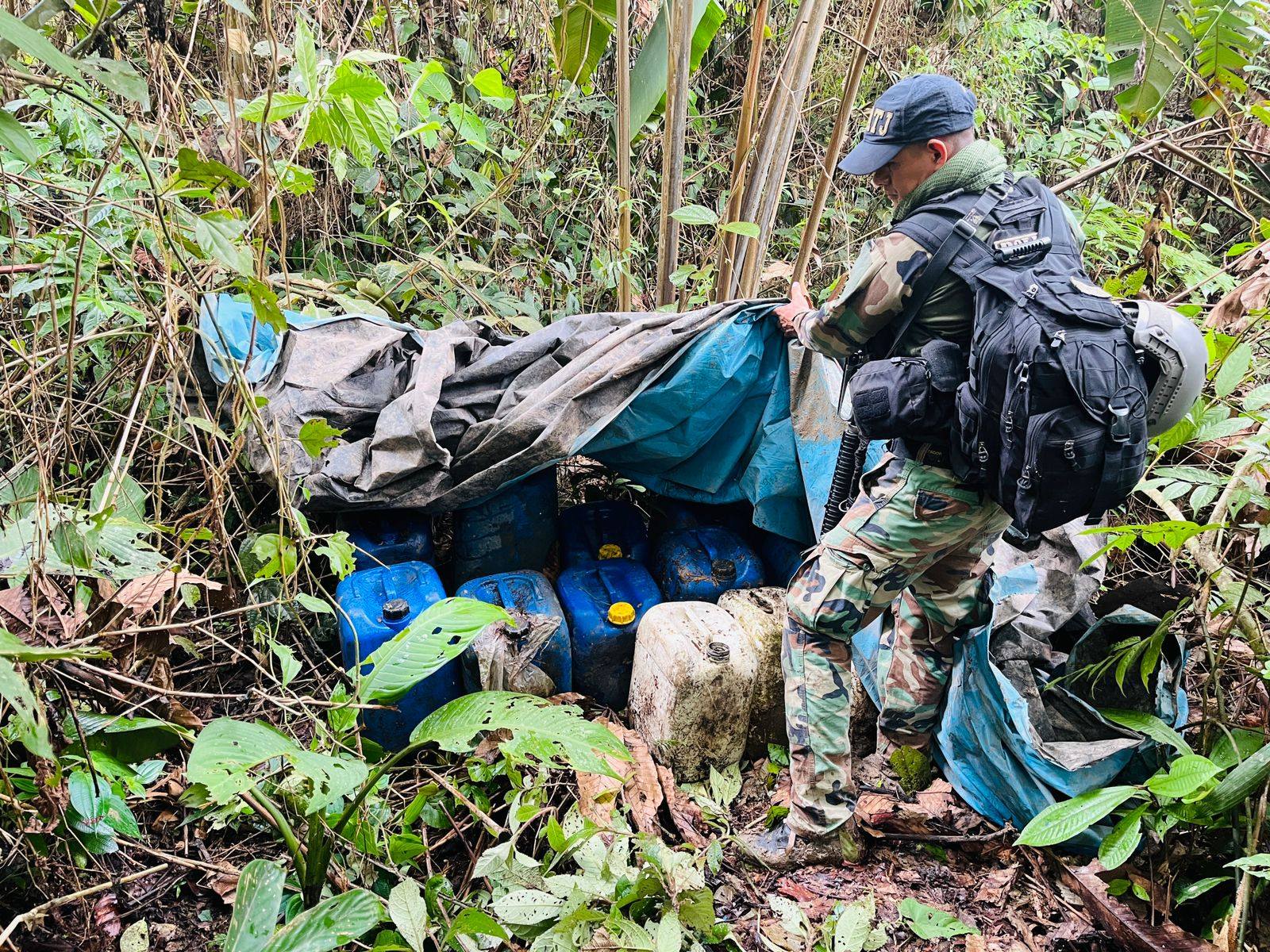 Hallan y queman laboratorio ilegal en Amazonas