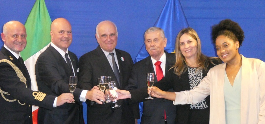 Italia conmemora el Día de su Unidad Nacional y FF. AA.