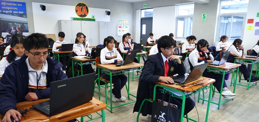 Viceministra de gestión institucional del Minedu supervisa infraestructura del COAR Áncash