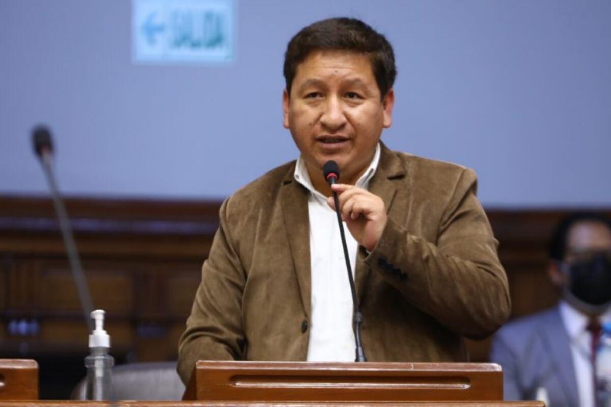 Guido Bellido postula al Senado: anuncia respaldo a agenda minera y propuestas de izquierda