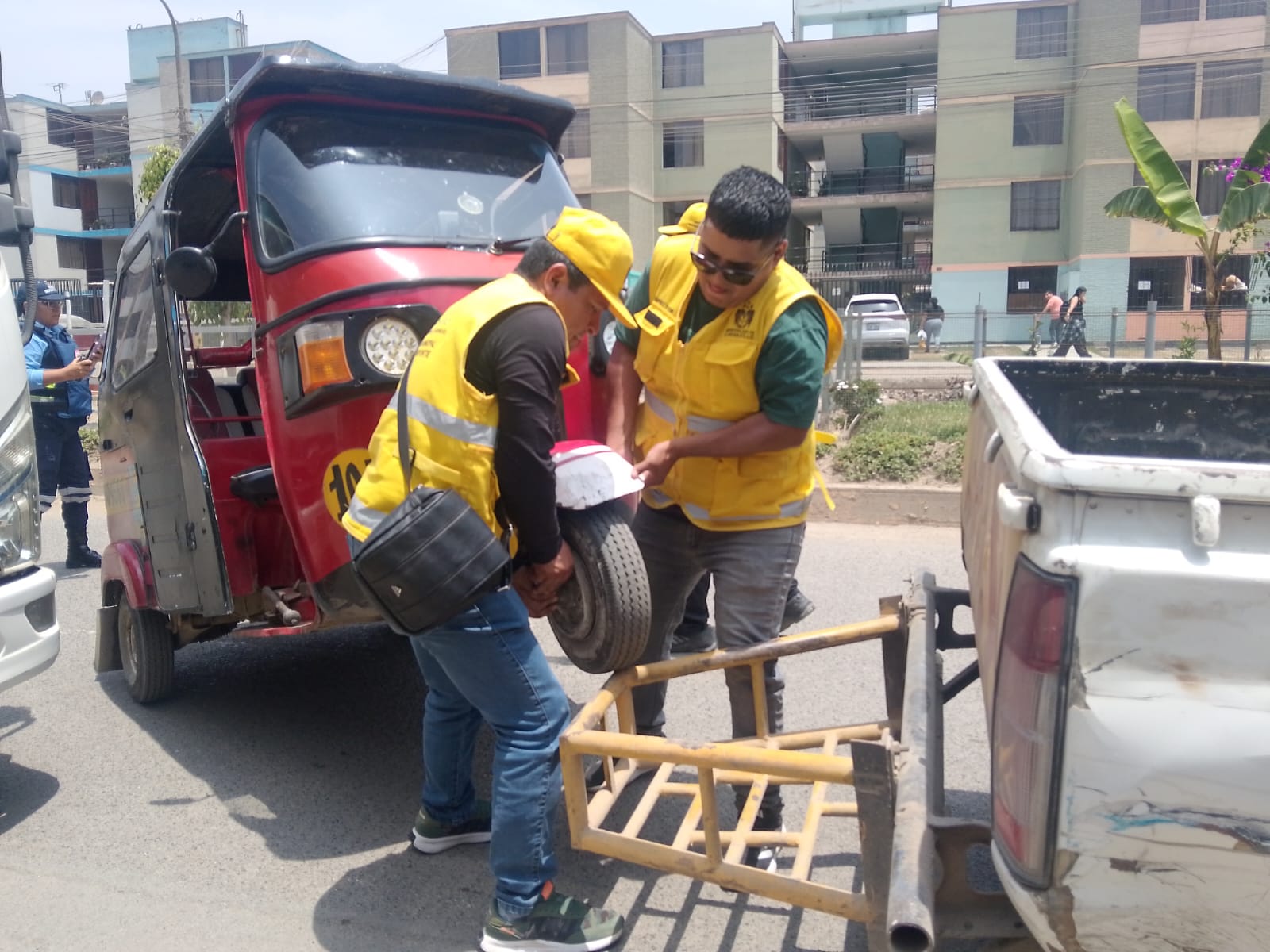 Carabayllo: trabajadores municipales detienen a presunto mototaxista informal tras intentar huir