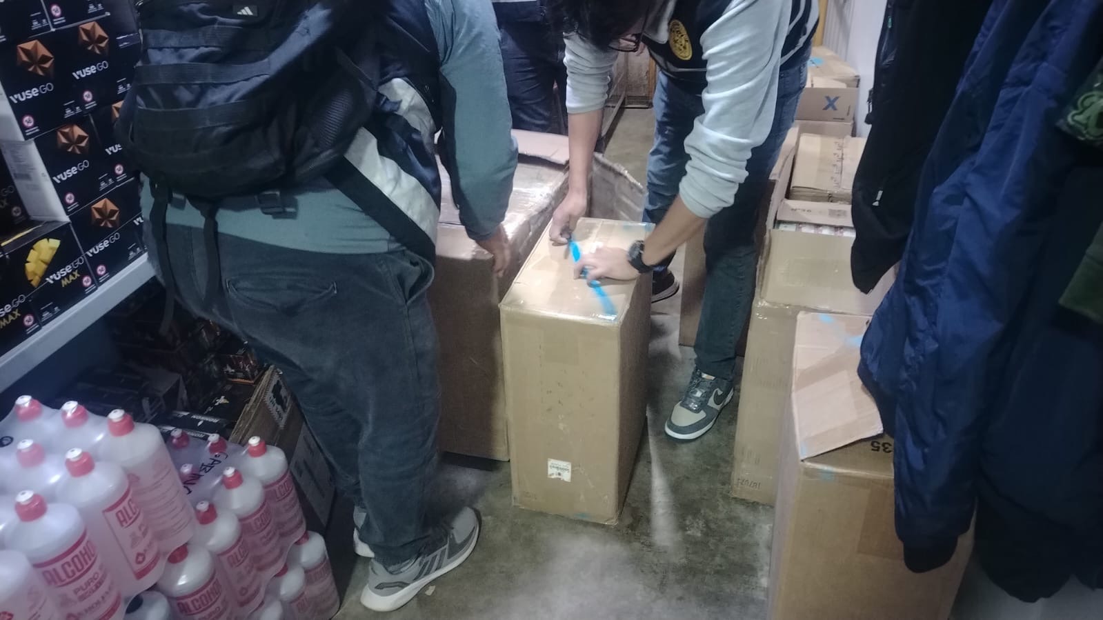 Policía incauta miles de cigarrillos ilegales en inmediaciones o del Mercado Central