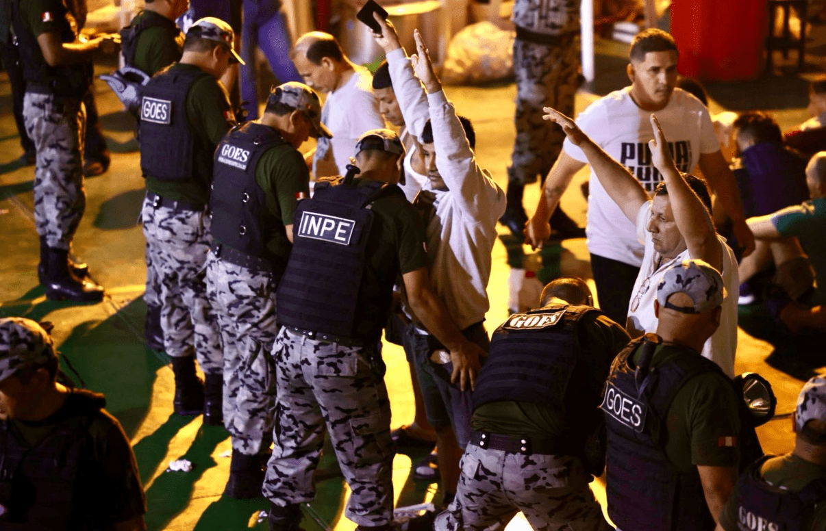 Inpe ejecuta megaoperativo simultáneo en los 68 penales del país durante estado de emergencia