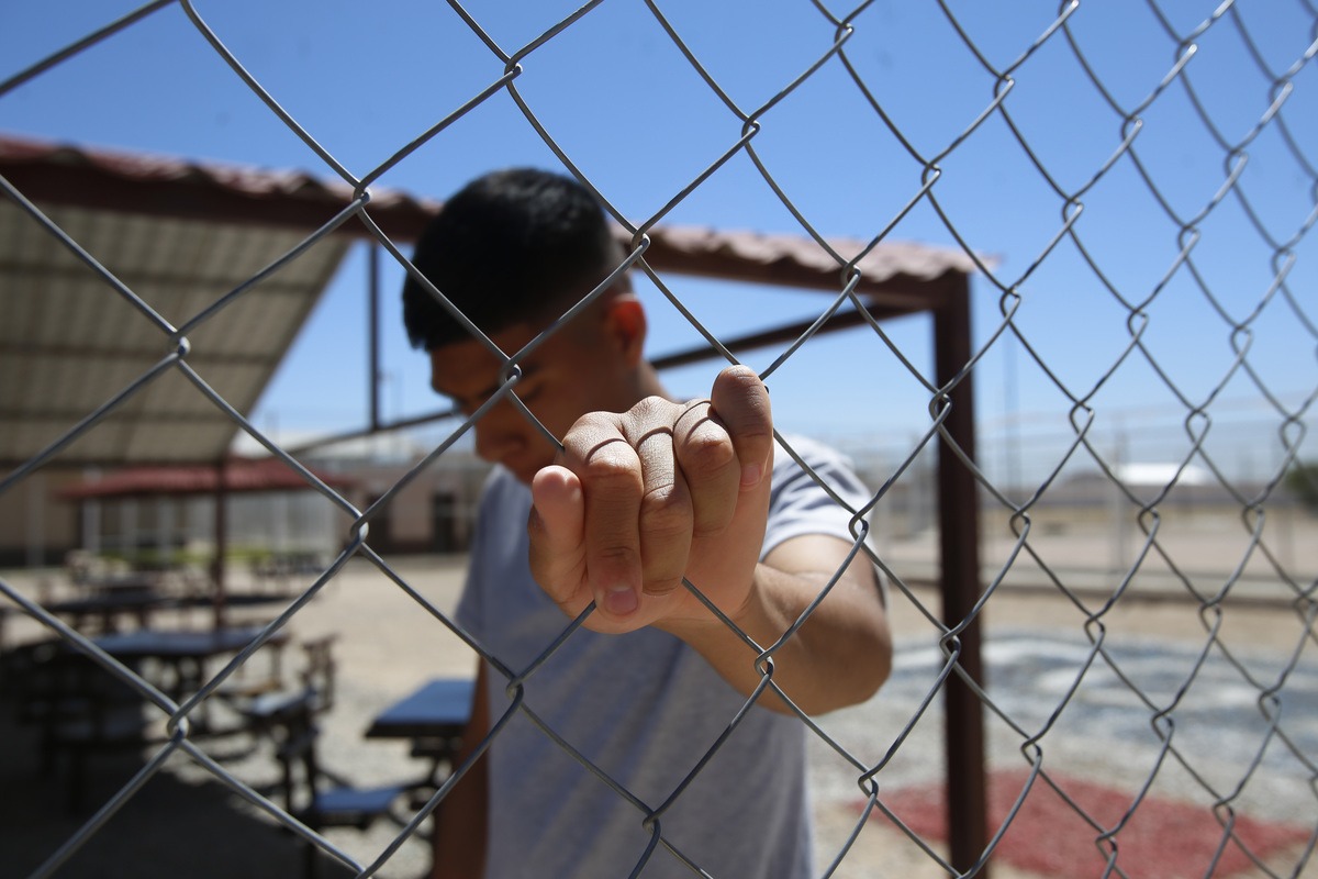 TC evaluará constitucionalidad de la ley penal para adolescentes que permite procesar a menores como adultos