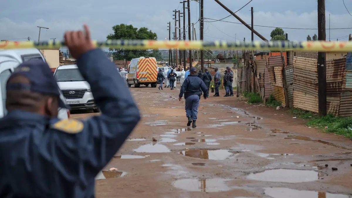Al menos 9 muertos y 10 heridos en tiroteo en bar en Sudáfrica