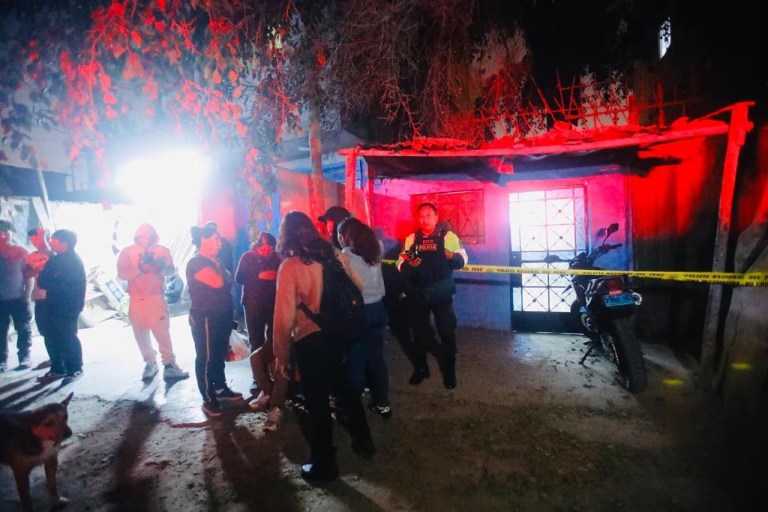 Asesinan a balazos a un hombre frente a su casa