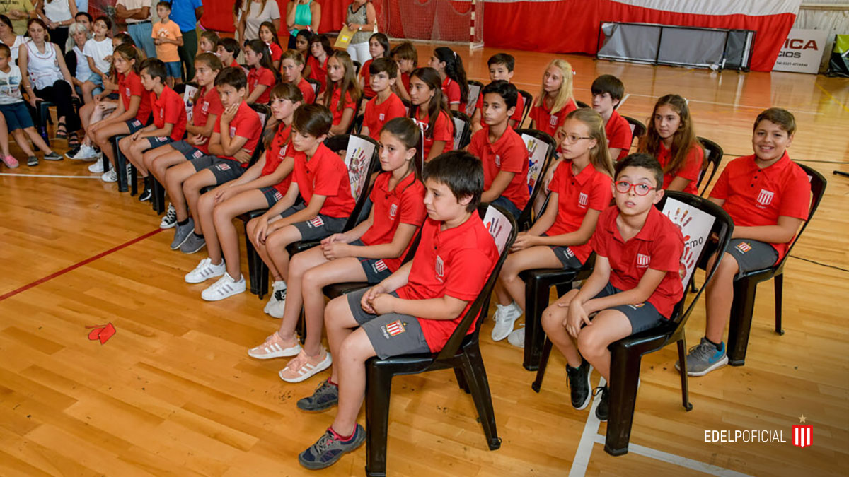 Juan Sebastián Verón destaca el modelo educativo de Estudiantes