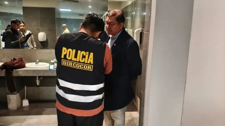 Podrían tratar de silenciar a fiscal que allanó casa de Alan y cayó con coima