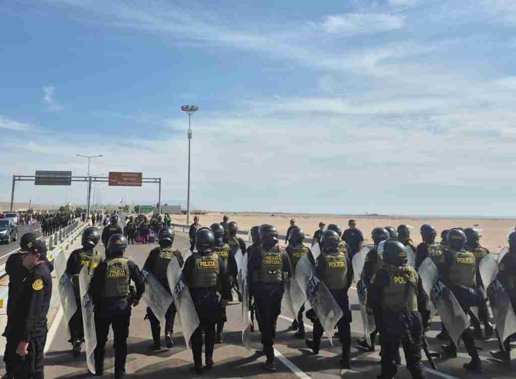 Más de 70 migrantes violan la frontera con Chile e ingresan al Perú