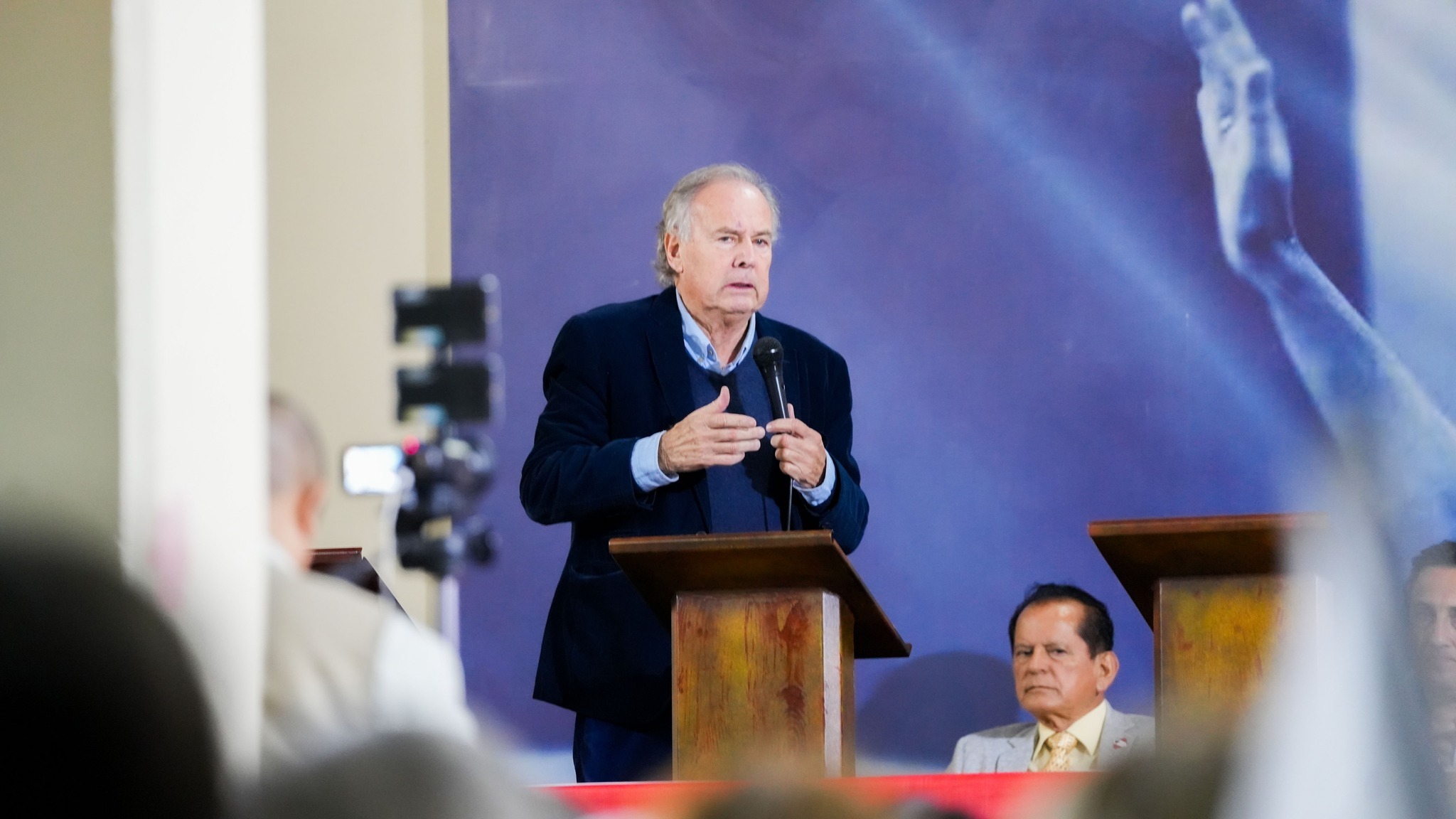 Alfredo Barnechea ganó internas y será candidato presidencial de AP