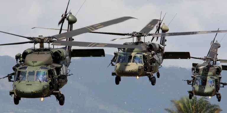 EEUU entregó a Perú tres helicópteros Black Hawk
