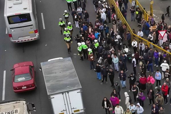 Transportistas amenazan a gobierno con nuevo paro