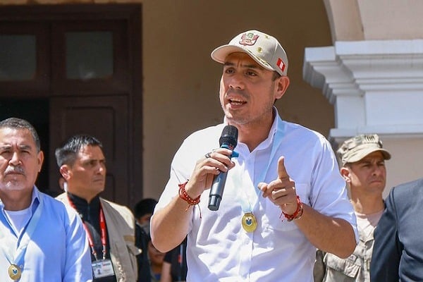 José Jeri recorre Piura y entrega armamento a la PNP para reforzar la seguridad en la región