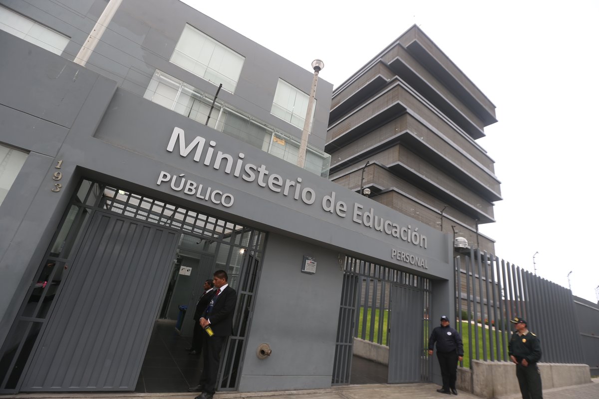 Destituyen a docentes  acusados de violación