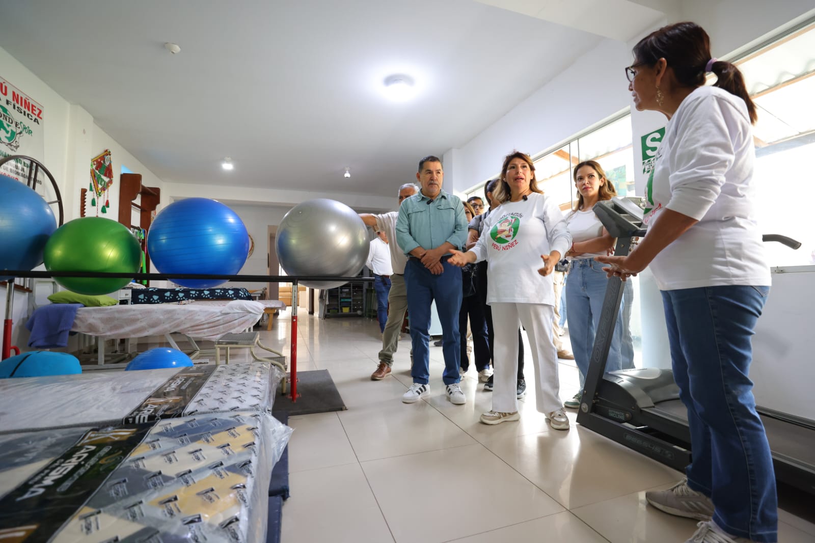 VOLUNTARIADO DEL MINEDU LLEVÓ ALEGRÍA A NIÑOS DE ALBERGUE DE SAN JUAN DE MIRAFLORES