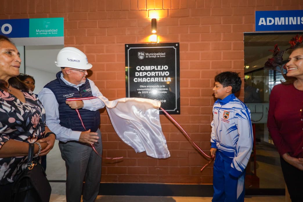 Surco inauguró nuevo Complejo Deportivo Chacarilla con dos piscinas, un gimnasio y una cancha de pádel