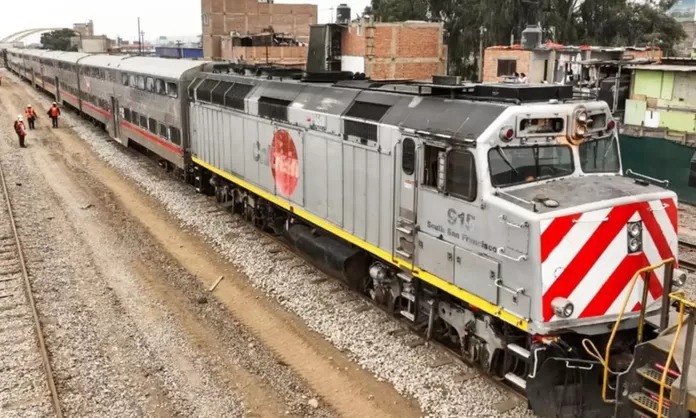 MTC y Municipalidad de Lima firman convenio para poner en marcha el Tren Lima Este