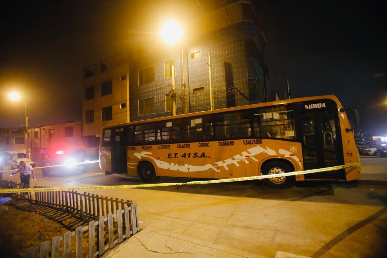 Delincuentes balean bus de la Línea 41