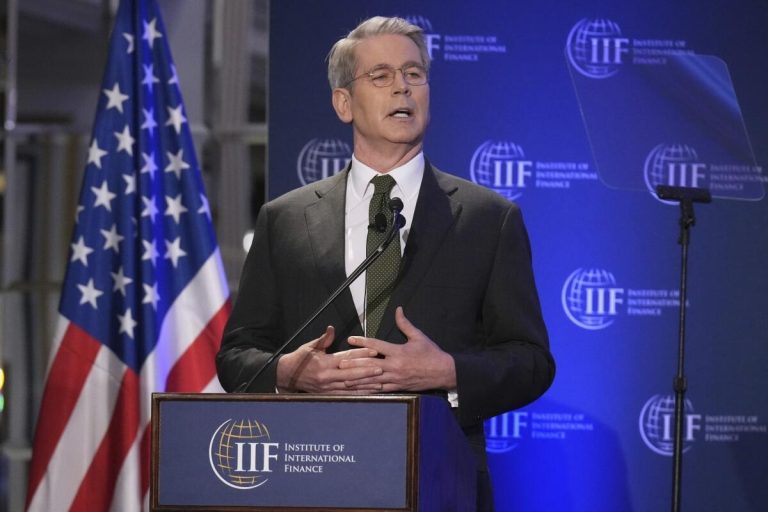 EEUU: líderes de Irán están sacando su dinero del país