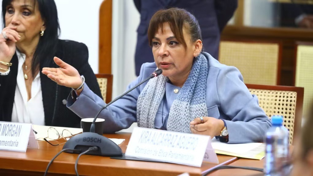 Congresista Alcarraz golpea y amenaza a fiscalizador del SAT