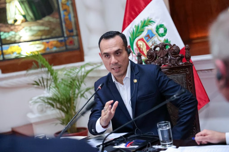 Comisión de Fiscalización exige explicaciones a Jerí