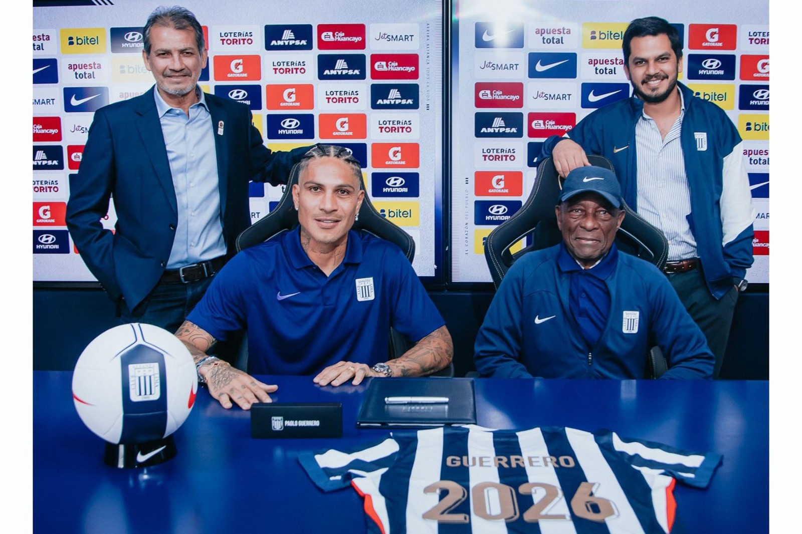 Paolo renovó con Alianza Lima