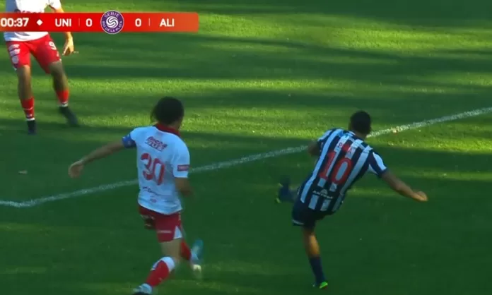 Sergio Peña marca autogol al minuto y Unión se pone en ventaja ante Alianza Lima