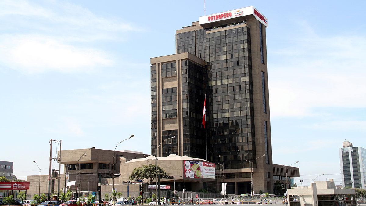 Ministra de Economía descarta privatización de Petroperú y reafirma que empresa seguirá siendo del Estado