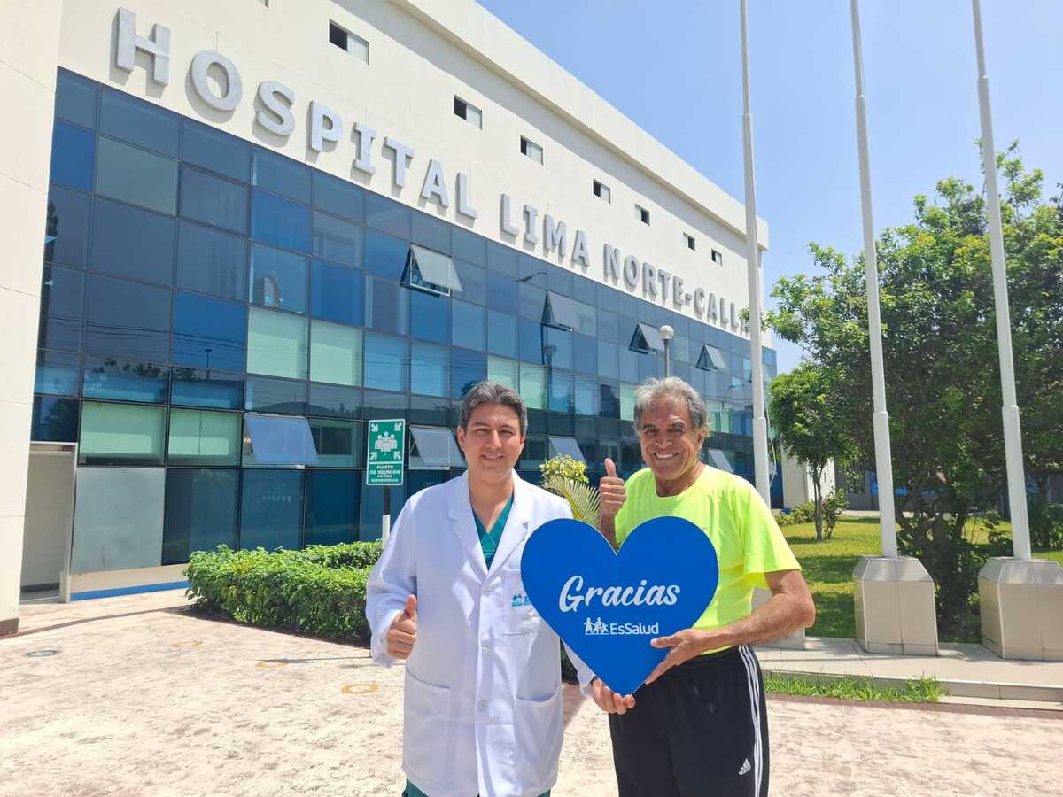 EsSalud: Médicos de hospital Negreiros restituyen intestino y corrigen hernia a exfutbolista de 65 años