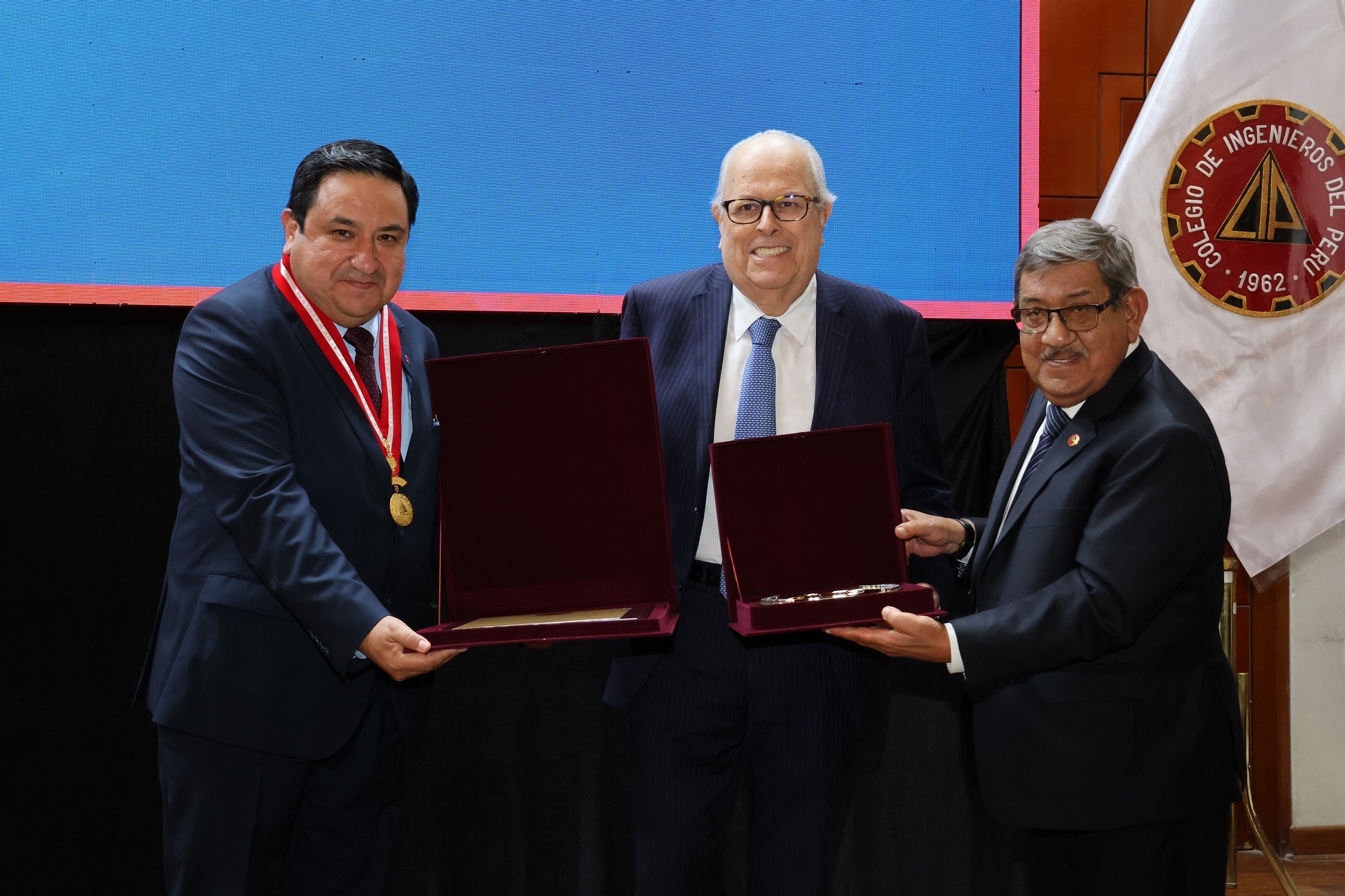 Julio Velarde: “Hay vientos favorables que podrían impulsar la economía varios años y eso no puede perderse”