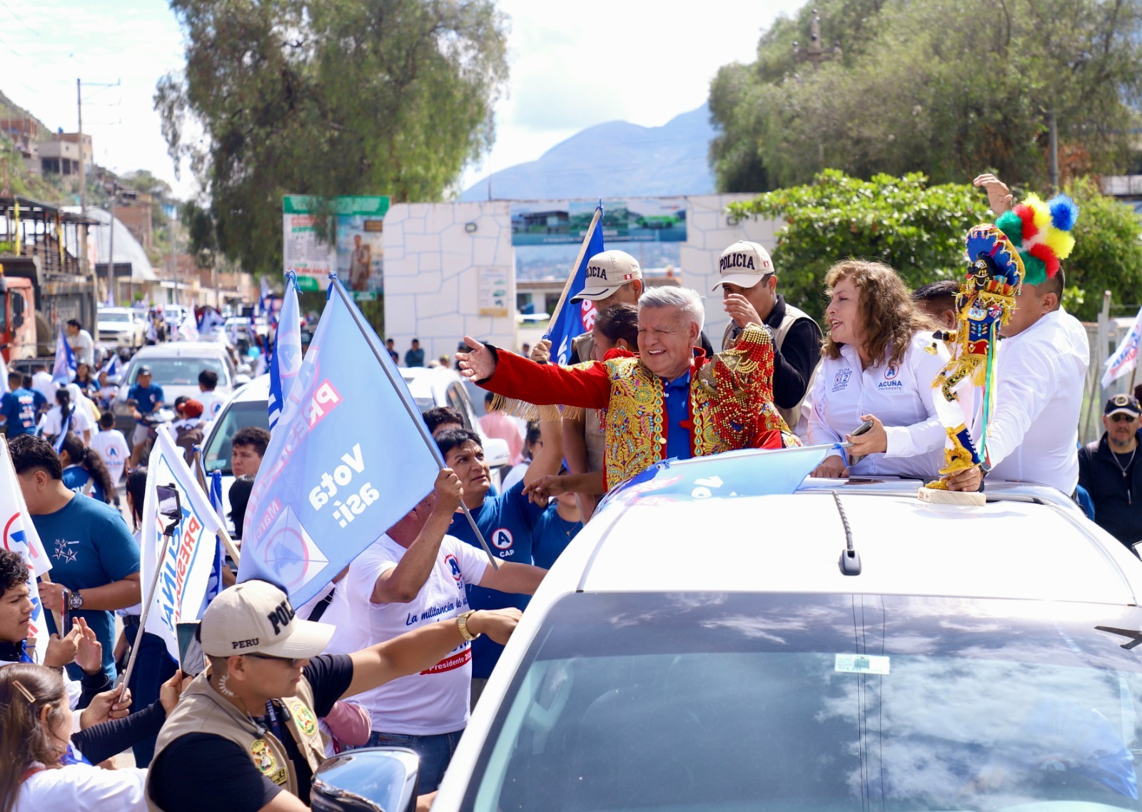 César Acuña continúa en tendencia al alza
