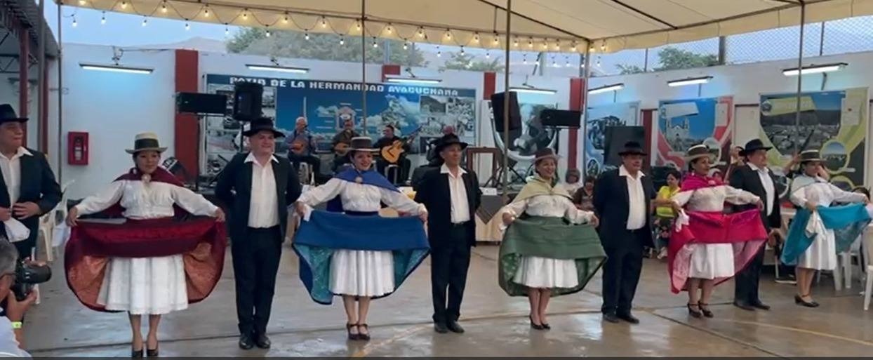 Círculo Tradiciones de Huamanga realiza gran muestra de folclore