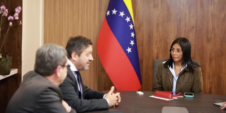 Delcy Rodríguez se reúne con petroleras europeas