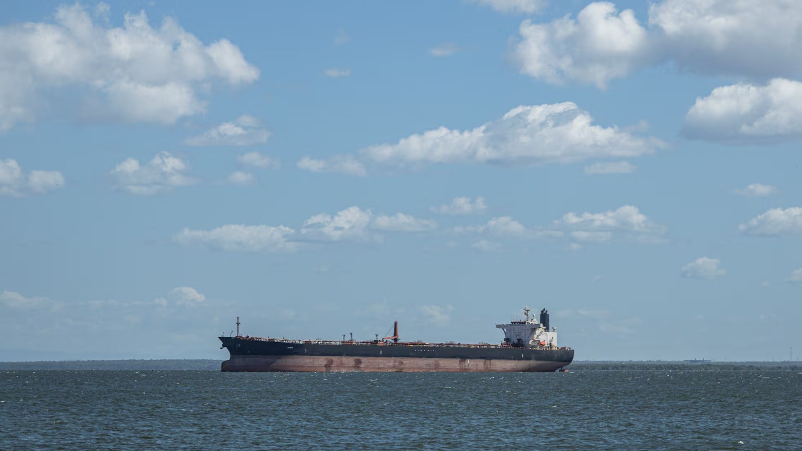 EE.UU. captura petrolero que escapó de bloqueo en Caribe