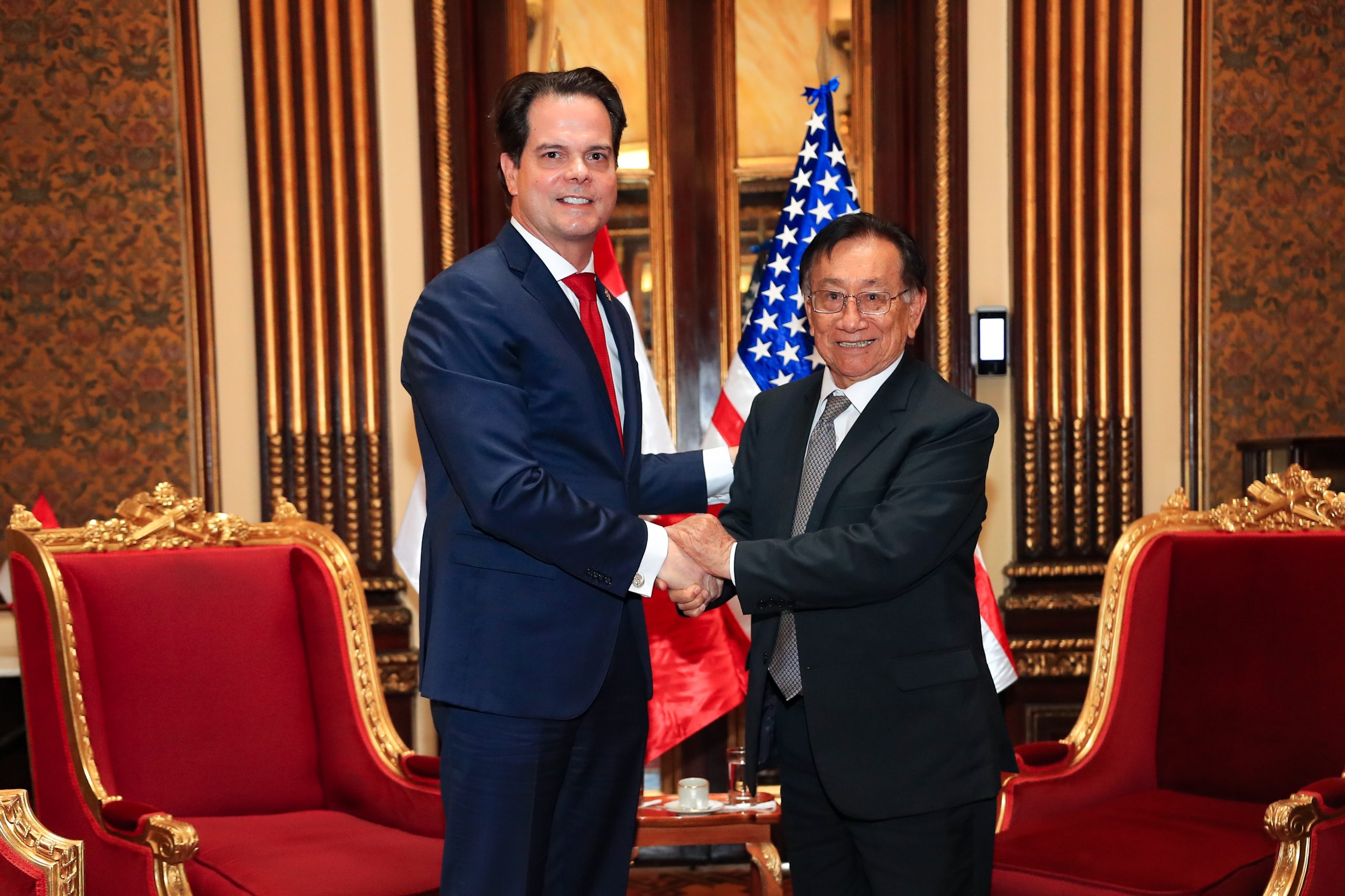 Embajador de EE.UU. se reunió con Balcázar en Palacio de Gobierno